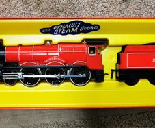Hornby R765 Lord Westwood red locomotive
