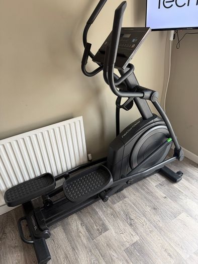 Proform cross trainer