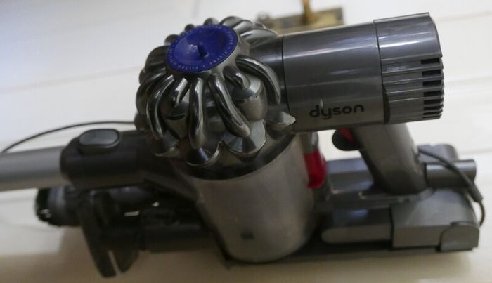 Dyson DC59 Animal Handstick Upright Bagless Vacuum Cleaner Vacuum Cleaner (works well)