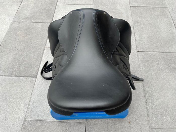 Devoucoux Makila S Dressage Saddle - As new