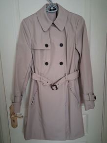 Reduced - 3/4 length Beige Mac Size 8