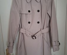 Reduced - 3/4 length Beige Mac Size 8
