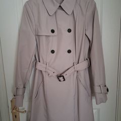 Reduced - 3/4 length Beige Mac Size 8