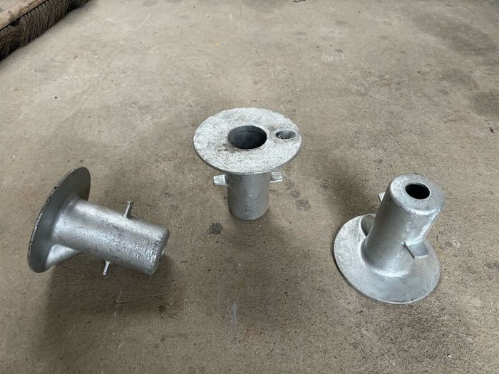 Steel tube ground socket
