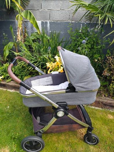 Maxi Cosi Adorra Luxe Travel System