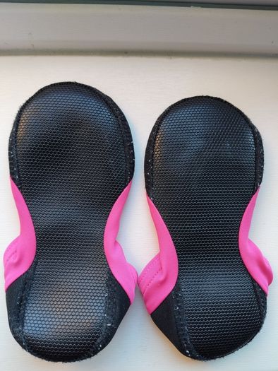 Girls Pink Swim Socks 30-31