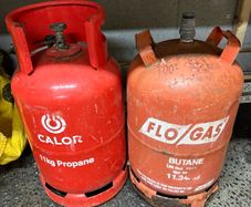 x2 gas cylinders