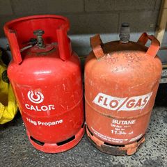 x2 gas cylinders