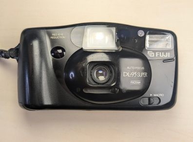 Fuji DL-95 Super 35mm Point & Shoot. Sharp Fujinon Lens: Film Tested