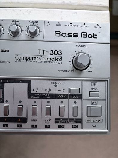 Cyclone Analogic TT-303 Bass Bot V1