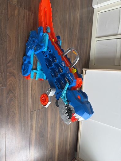 Hot Wheels City Ultimate T-Rex Transporter