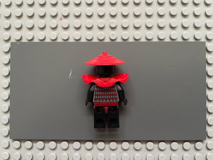 lego ninjago njo0081 Stone Army Swordsman minifigure- Yellow Face