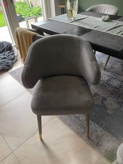 Dining table chairs