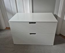 chest of drawers