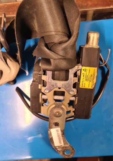 Nissan micra seat belt
