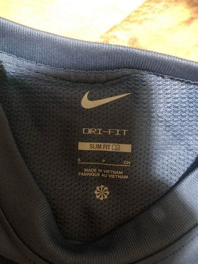 Boys nike top size S