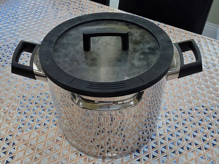 kitchen pot