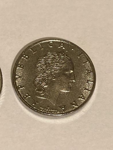 Italy 100 and 50 Lire small size