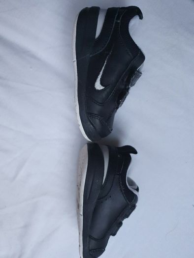Nike junior size 4 Trainers