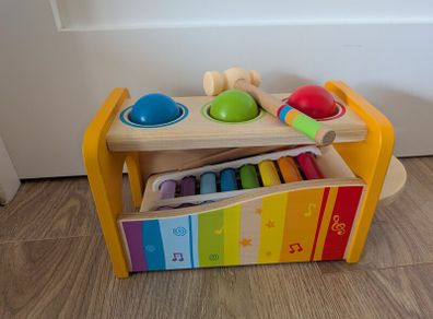Hape Pound and Tap bench