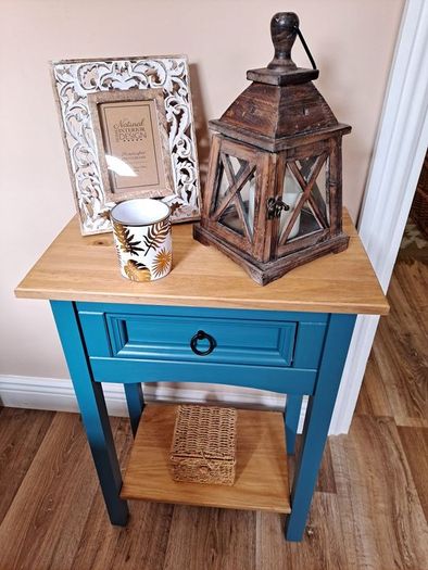 Side Table/ Lamp Stand