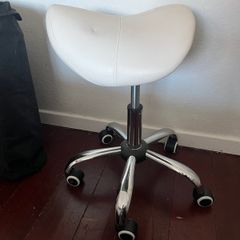 Beautician stool
