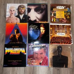 Records / Vinyls