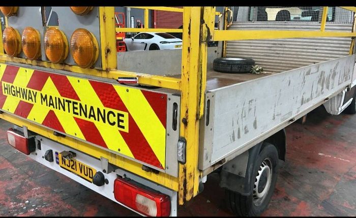 14Ft Dropside body Traffic management