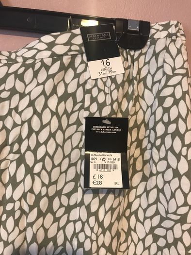 Debenhams ladies skirt size 16 mono leaf print unlined - New with tags