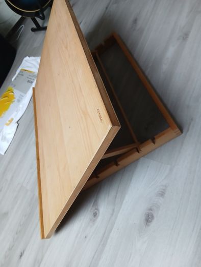 Desk top easel