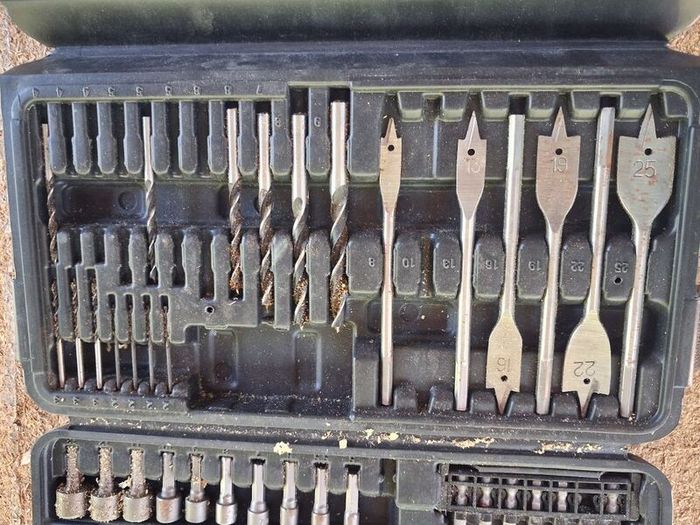 Drill bit set
