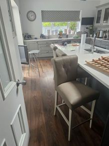 3 bar stools