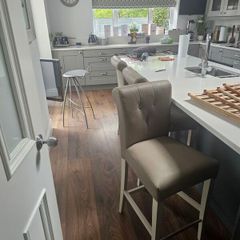 3 bar stools