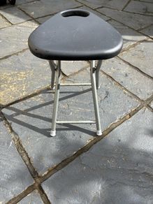 Portable foldable seat