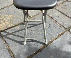 Portable foldable seat