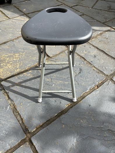 Portable foldable seat