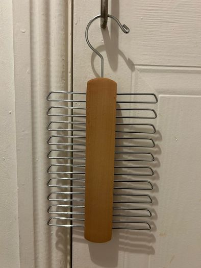 Tie hangers