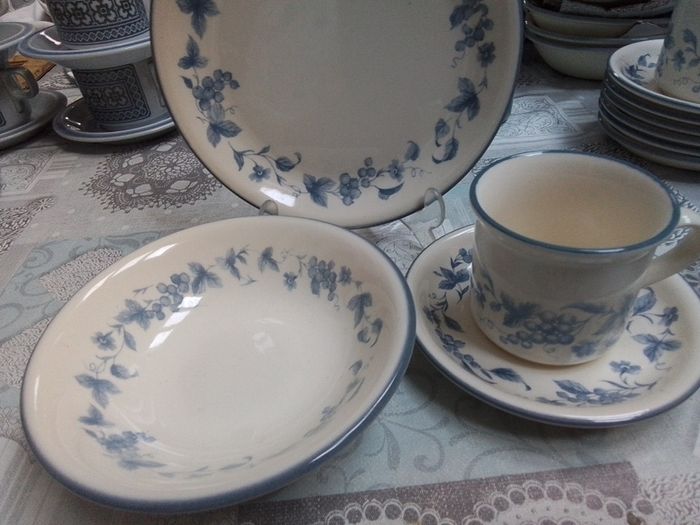 Four Piece Breakfast Set Bilton's