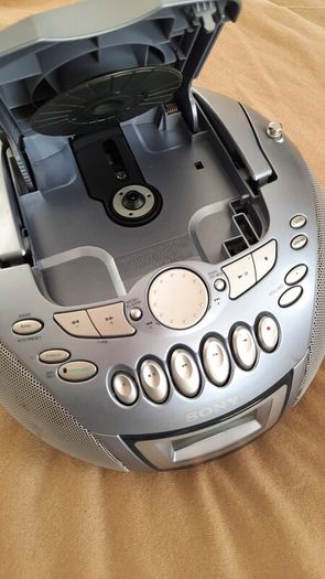 Sony CFD-E75L Boombox Radio CD Tape