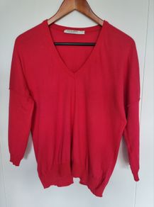 Red Summum V- Neck