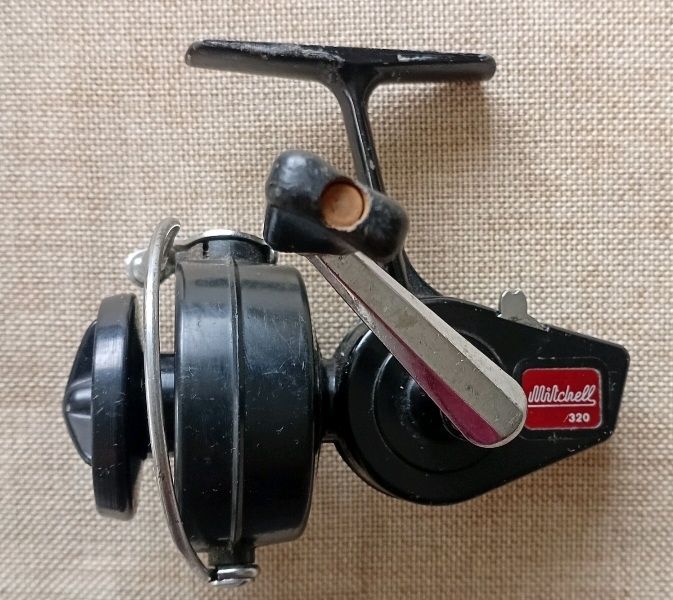 Vintage Mitchell 320 Spinning Reel