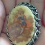 Vintage Fragonard Oval Porcelain Brooch. Image 8