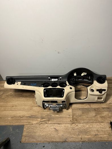 Dashboard Mercedes CLA 2016 C117