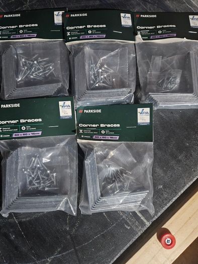 Corner braces x 5 packets