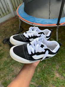 Vans Khu