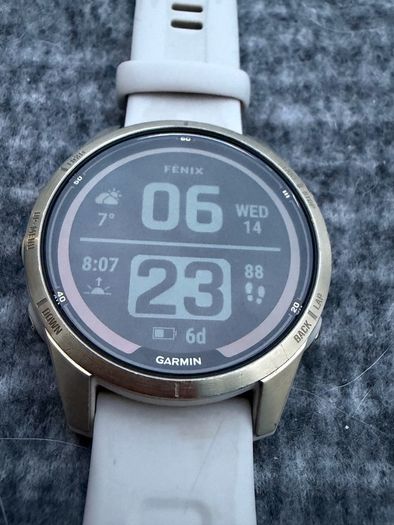 Garmin Fenix 7S Pro Sapphire Solar Edition Soft Gold with Light Sand Band