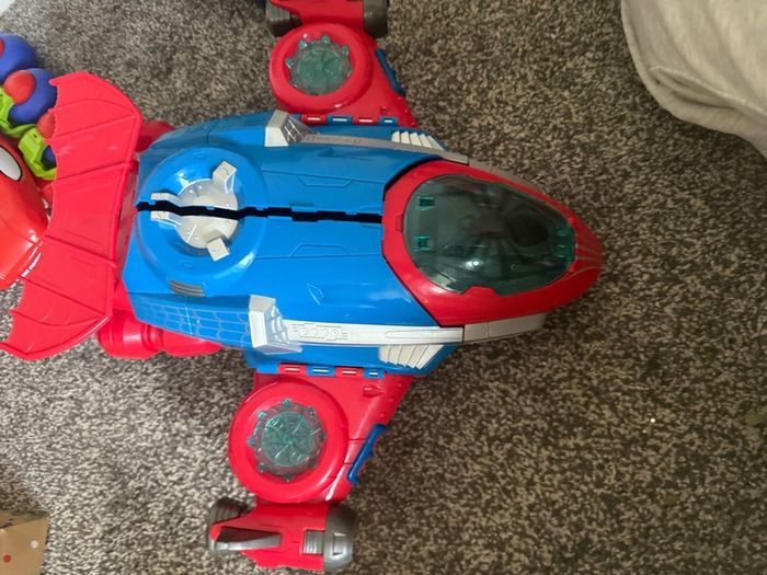 spiderman plane