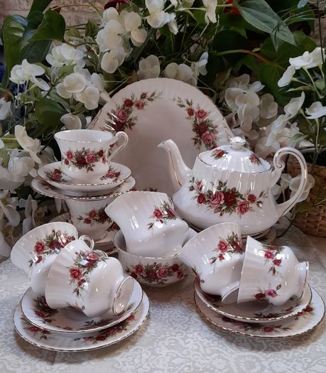 Vintage Paragon " English Rose" tea set