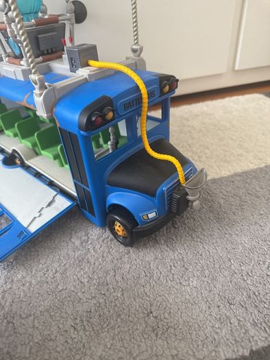 Fortnite Battle Bus