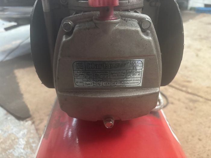 Clarke Air Compressor warrior air 60/2HP 10/145